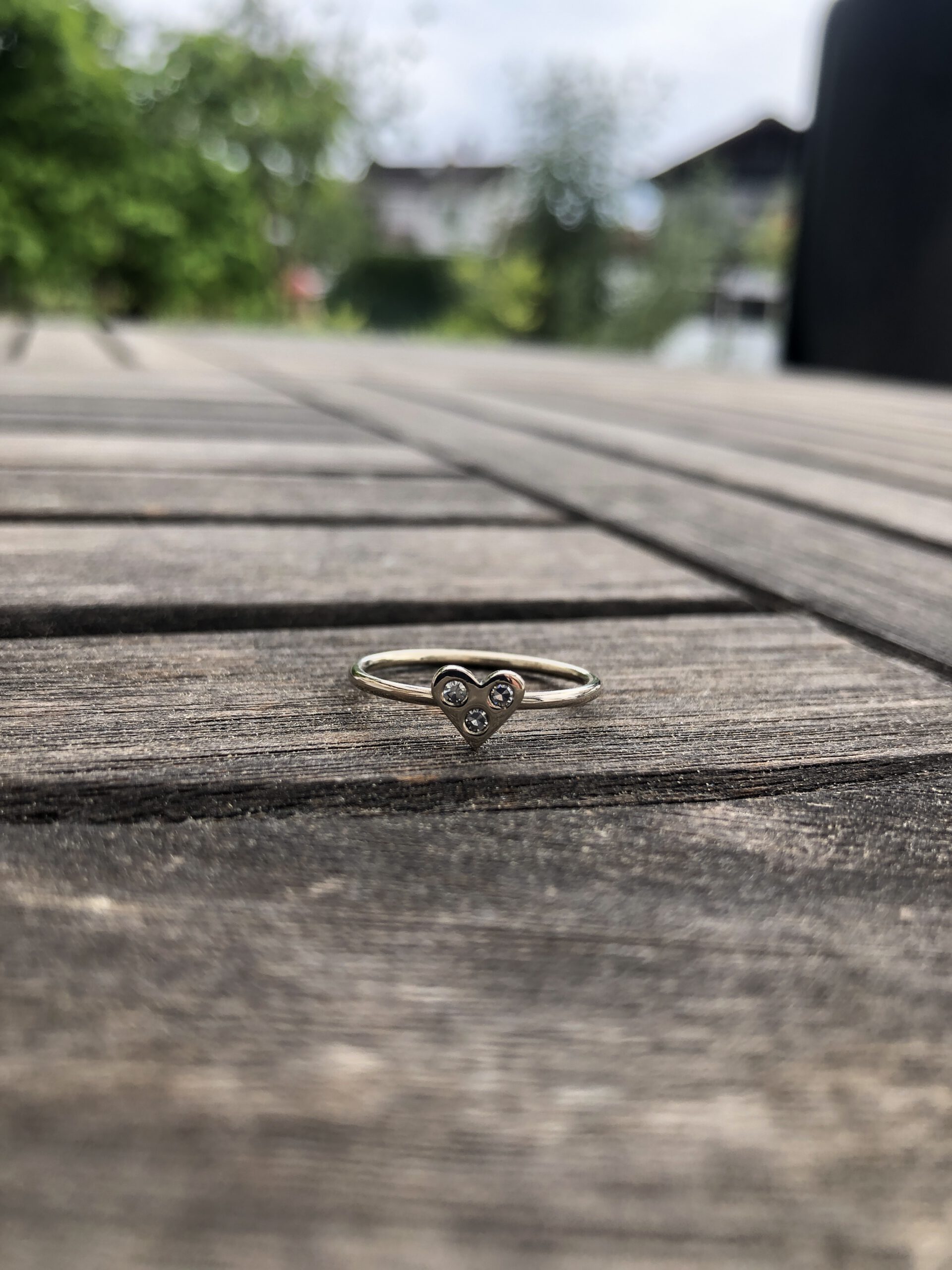 Weißgold Herzring – von Miriam